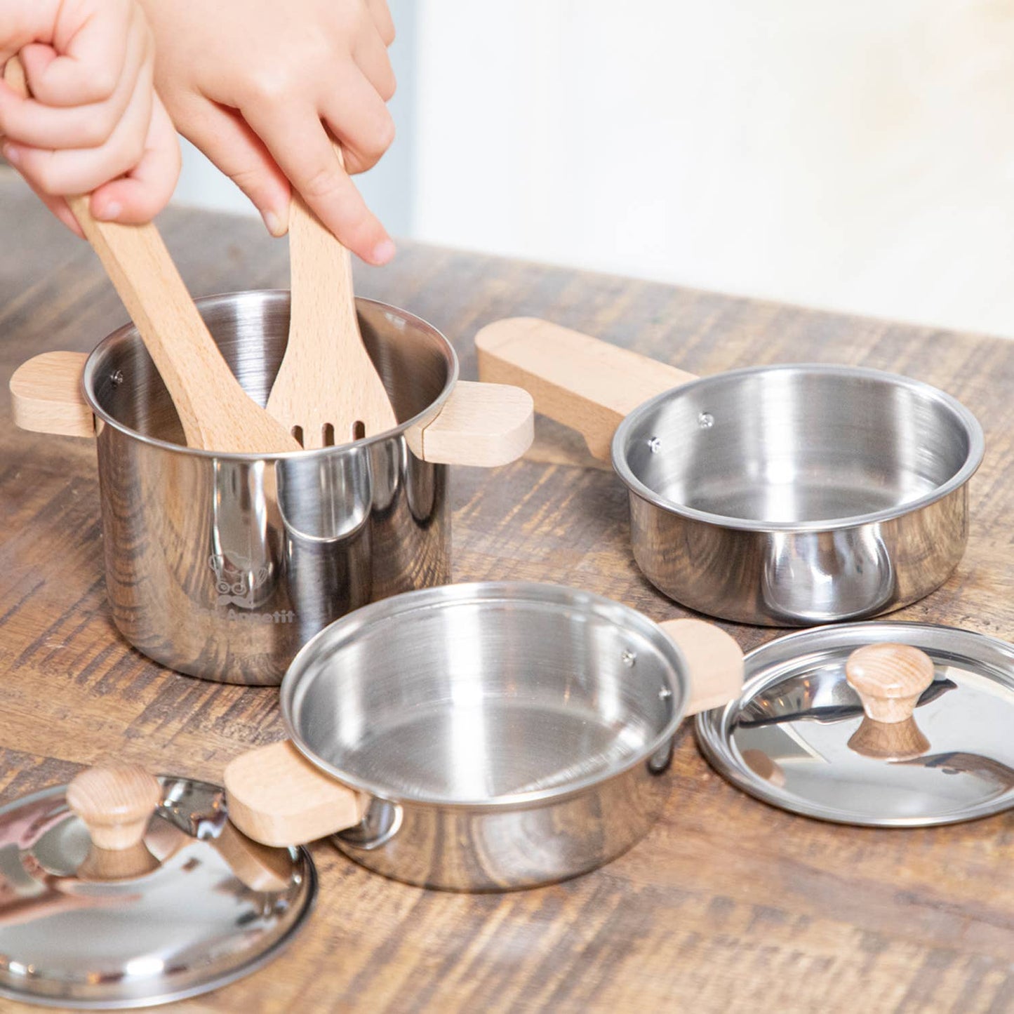Metal pan set